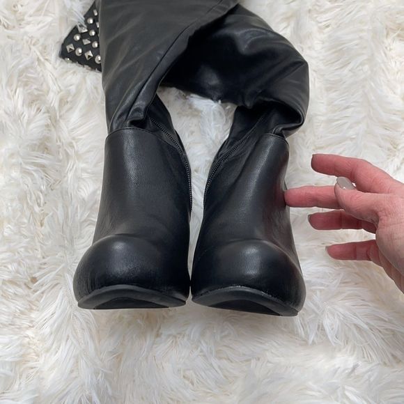 BCBG tall boots 6B - Picture 9 of 11